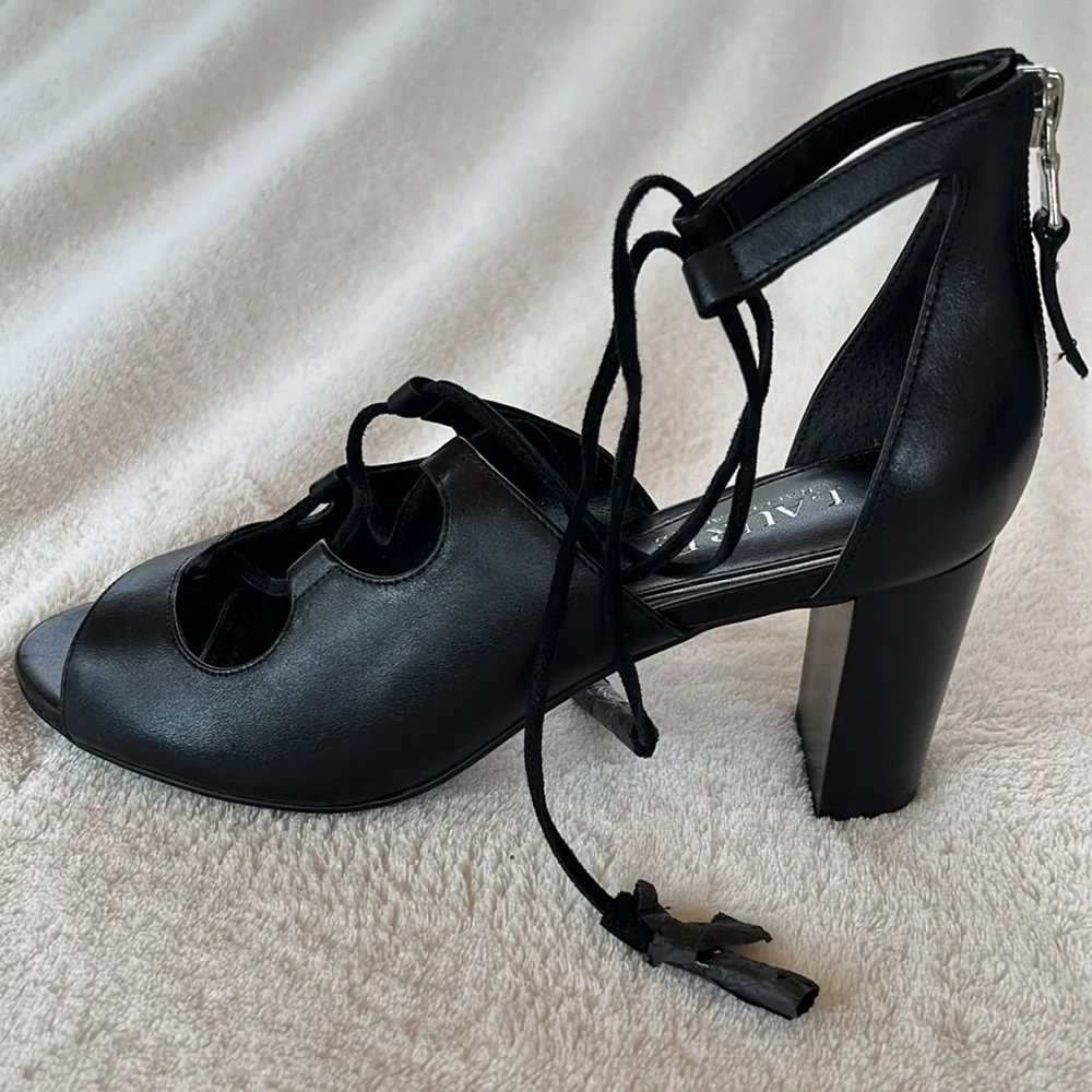 LAUREN RALPH LAUREN STRAPPY SEXY LACE UP OPEN TOE HEELS SIZE 7.5 NWT